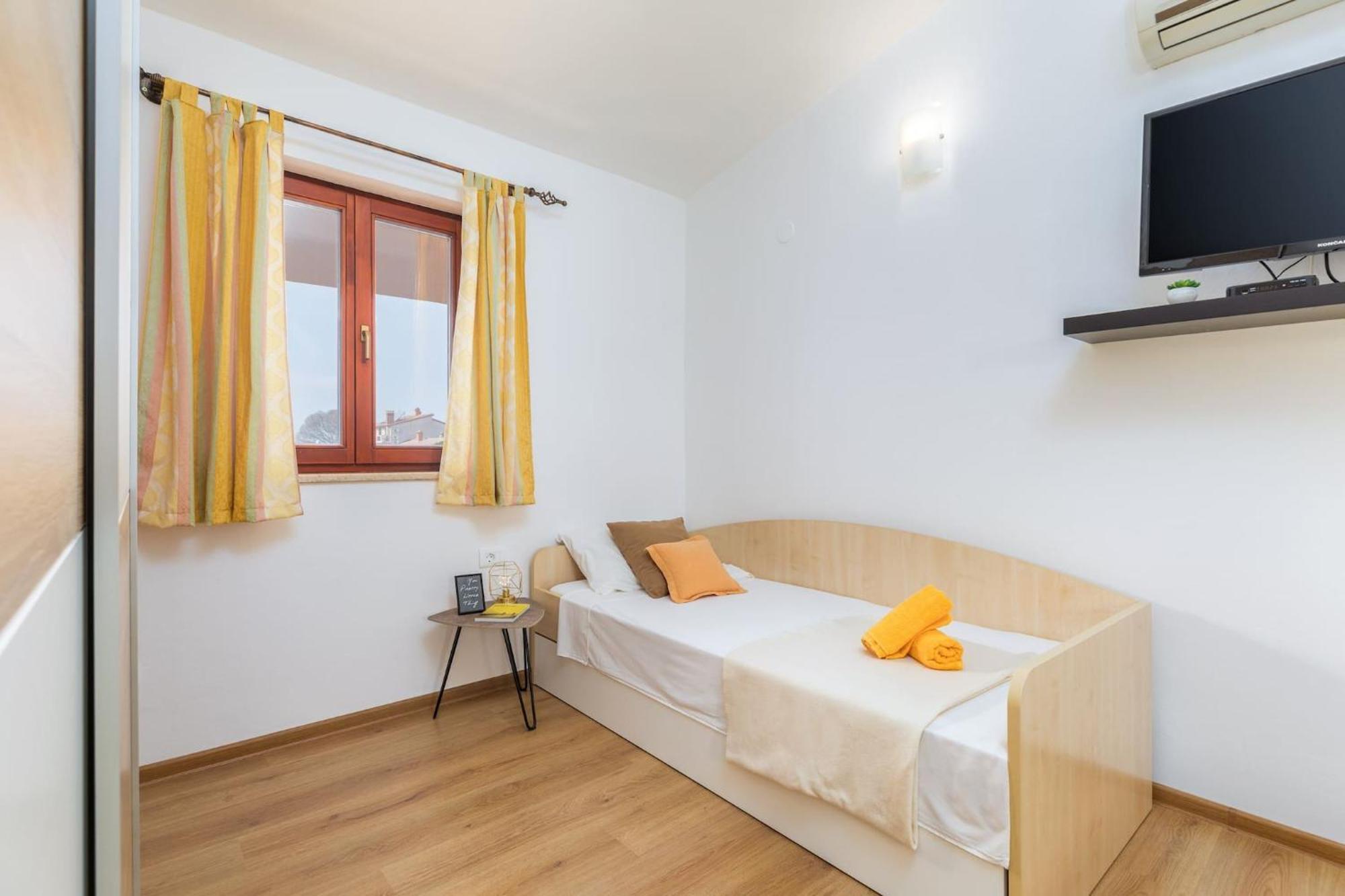 Holiday Home Dori Fazana Exterior photo